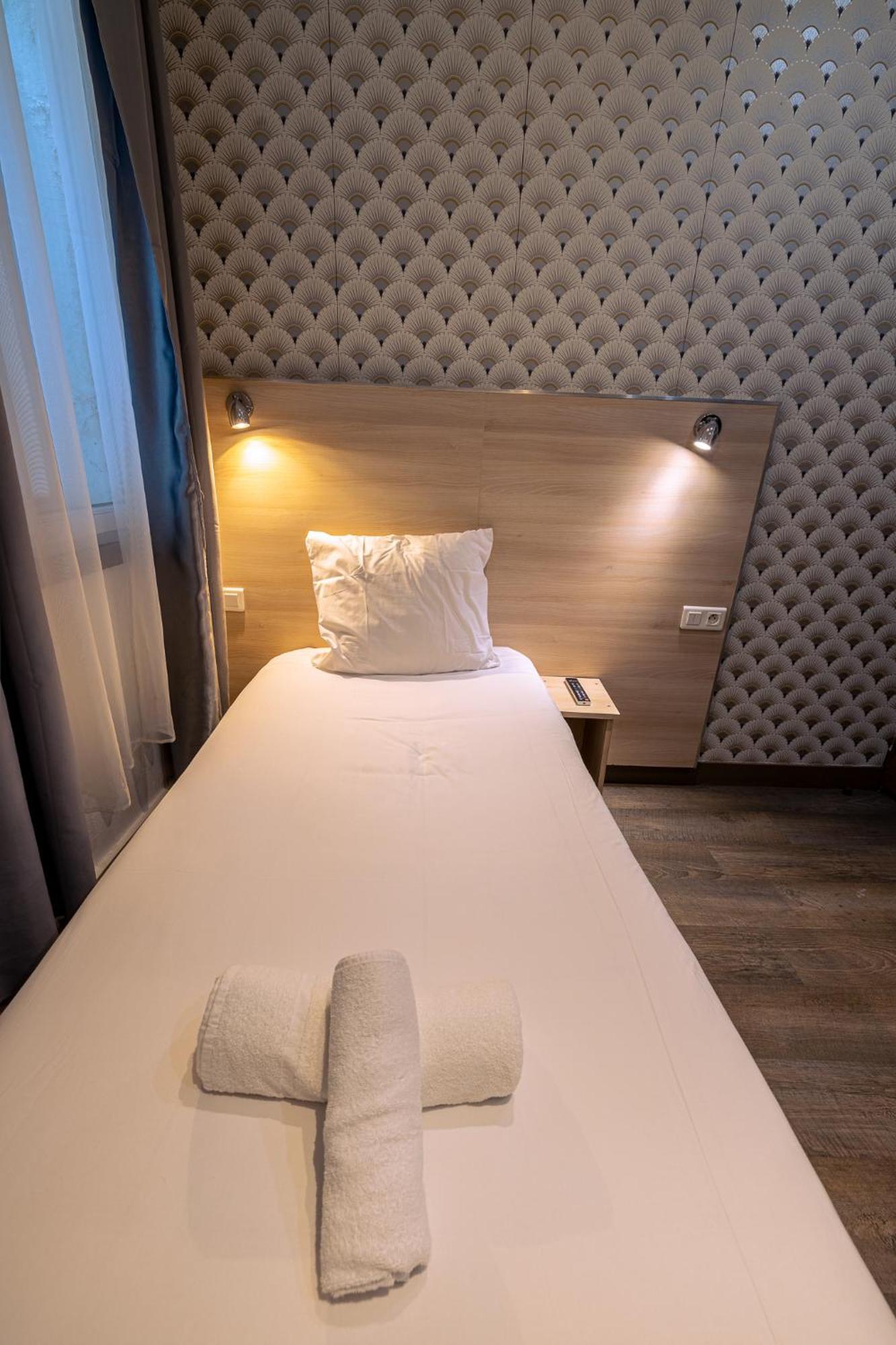 Hotel Aix Europe Paris Exterior photo