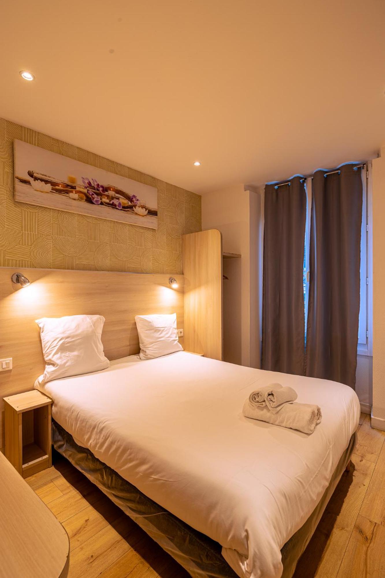 Hotel Aix Europe Paris Exterior photo