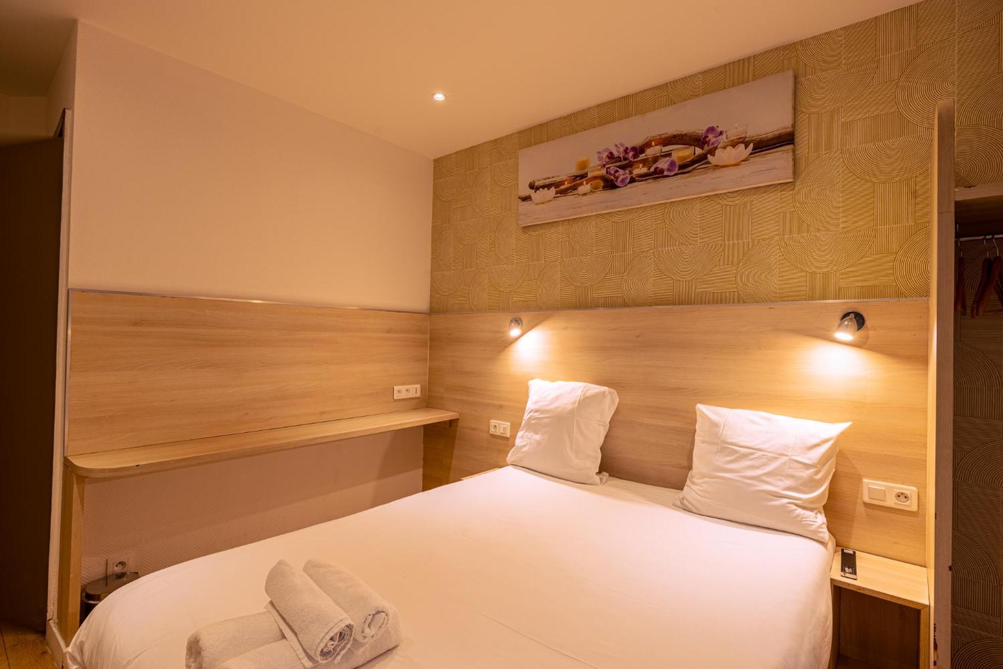 Hotel Aix Europe Paris Exterior photo
