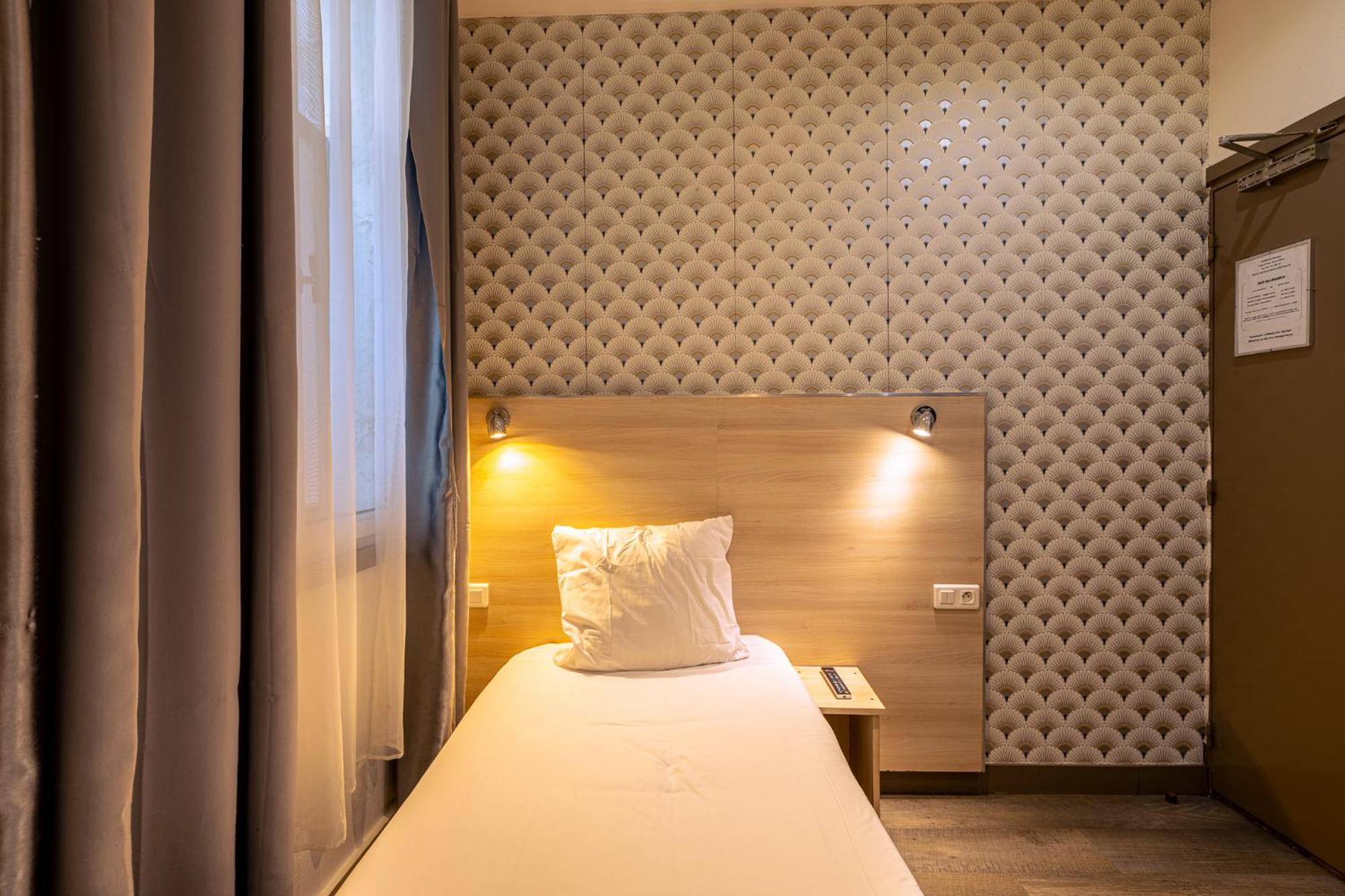 Hotel Aix Europe Paris Exterior photo